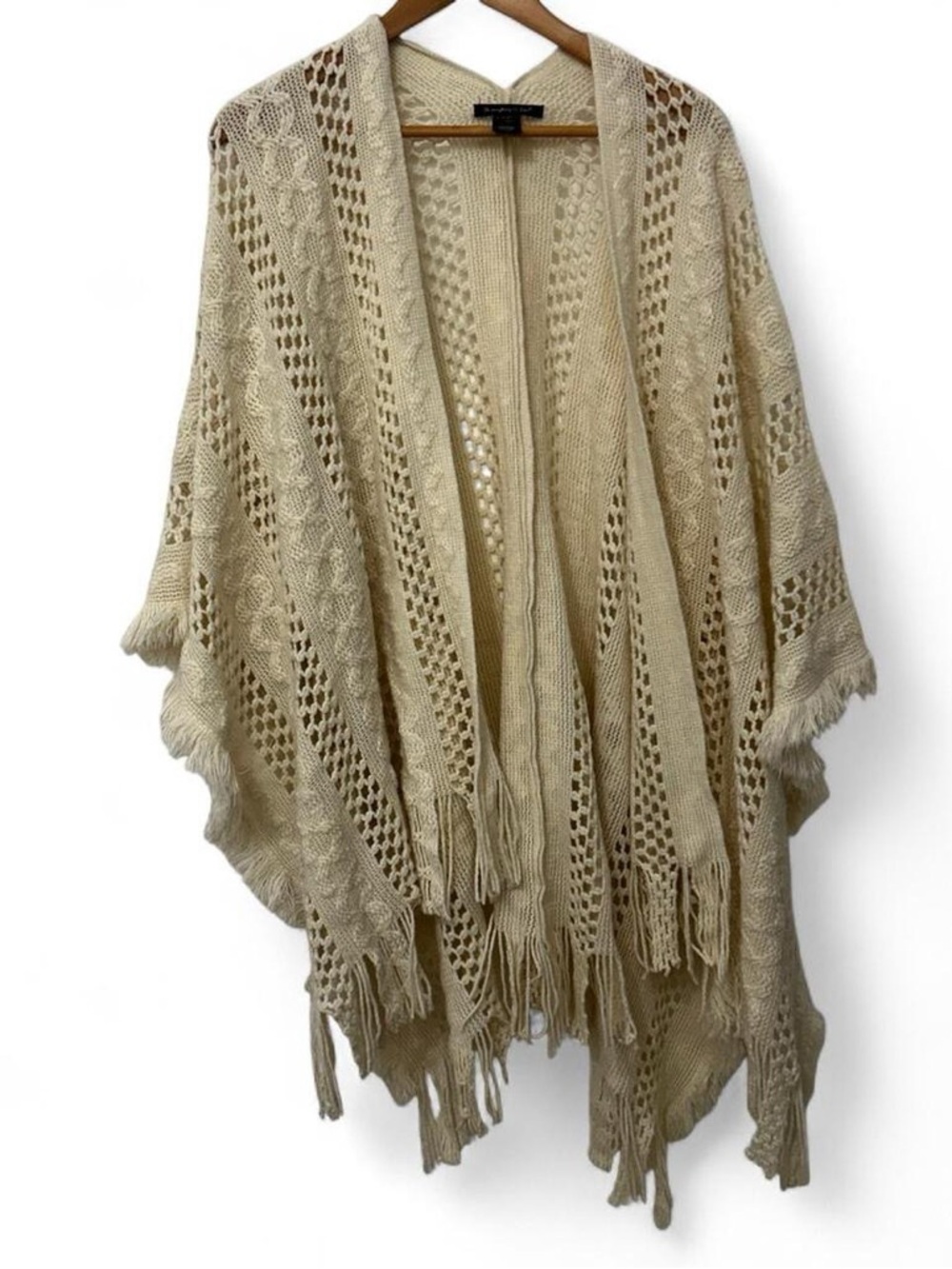 Do everything in love Anthropologie Cream Knit Shawl Wrap One Size Boho Festival